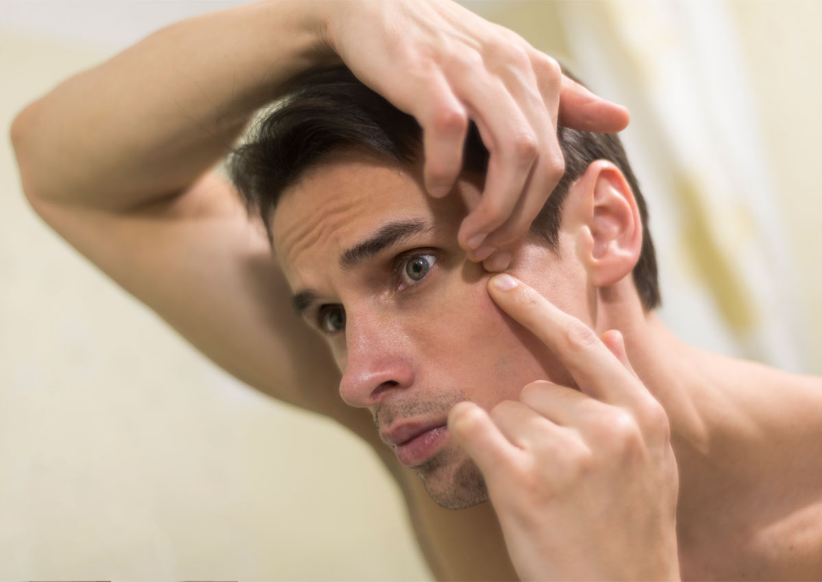 Dưỡng ẩm là bước cuối cùng giúp da có sức đề kháng trong quá trình chăm sóc da mụn tại nhà 