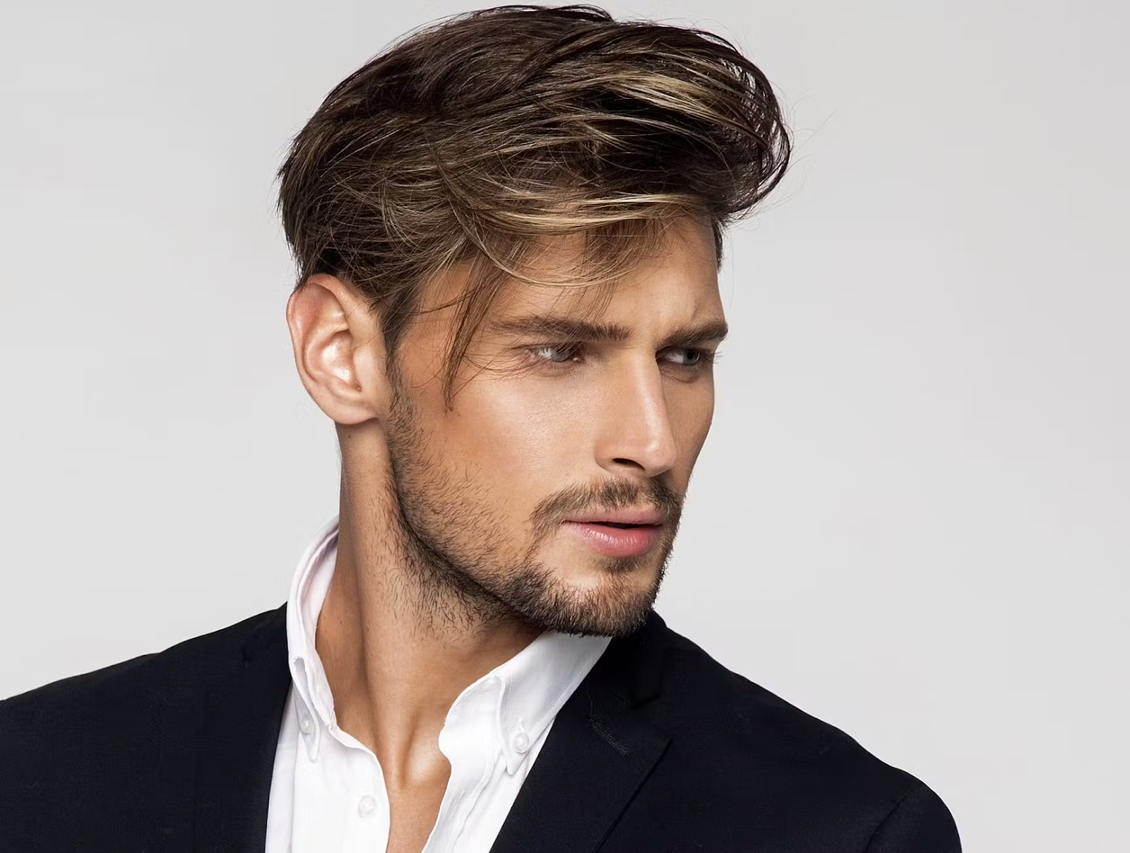 Các phương pháp sửa mũi nam như nâng mũi cấu trúc hoặc bán cấu trúc đều có thể tìm thấy tại các bệnh viện thẩm mỹ Việt Nam 