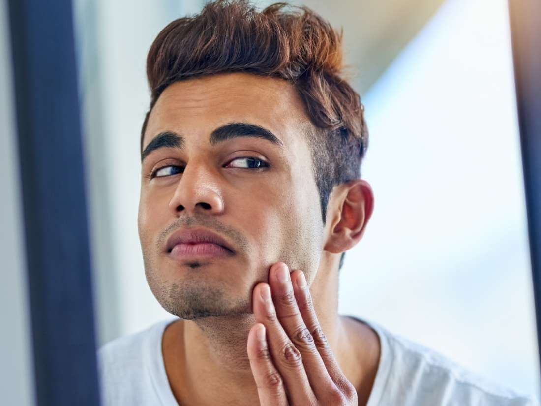 Việc lấy nhân mụn đầu đen cần được tiến hành ở phòng khám hoặc thẩm mỹ viện uy tín