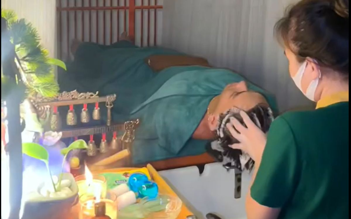 Gội đầu dưỡng sinh nam được ưa chuộng nhờ giá cả phải chăng 