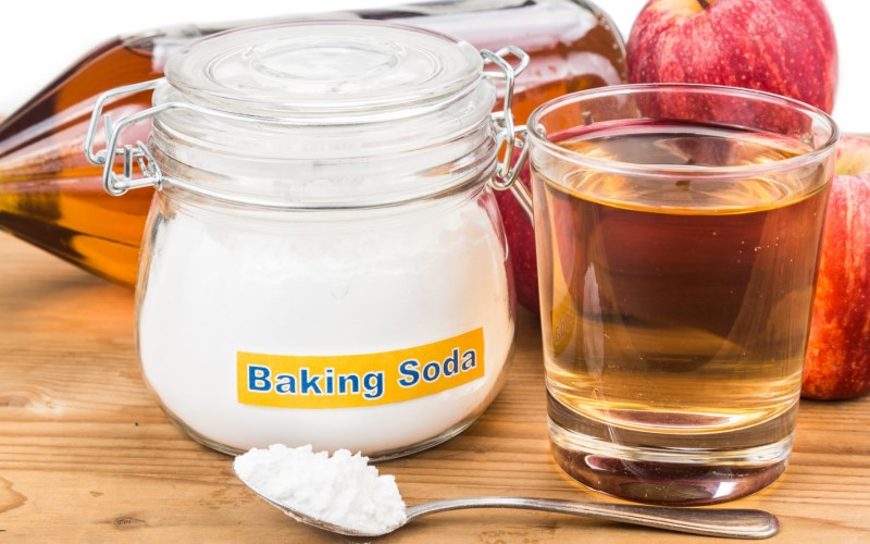 Trị hôi nách bằng baking soda kết hợp cùng giấm táo an toàn