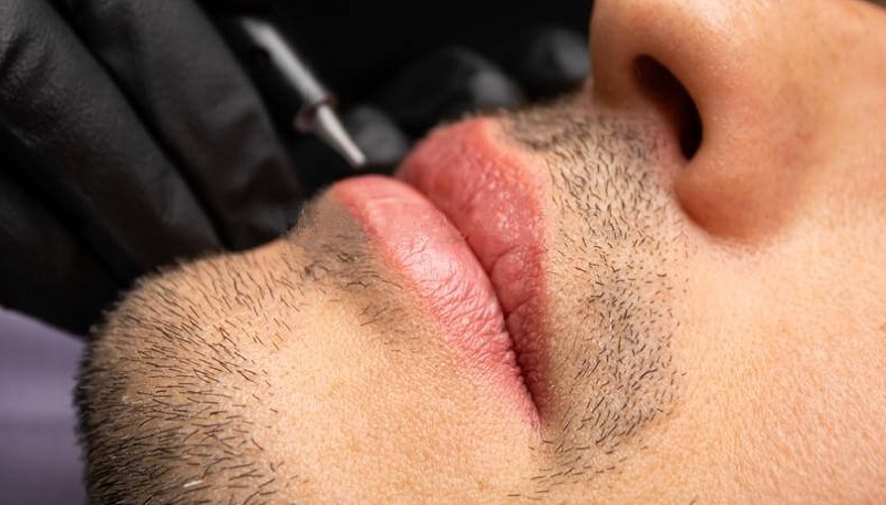 Phun môi nam giới ứng dụng nhiều công nghệ khác nhau