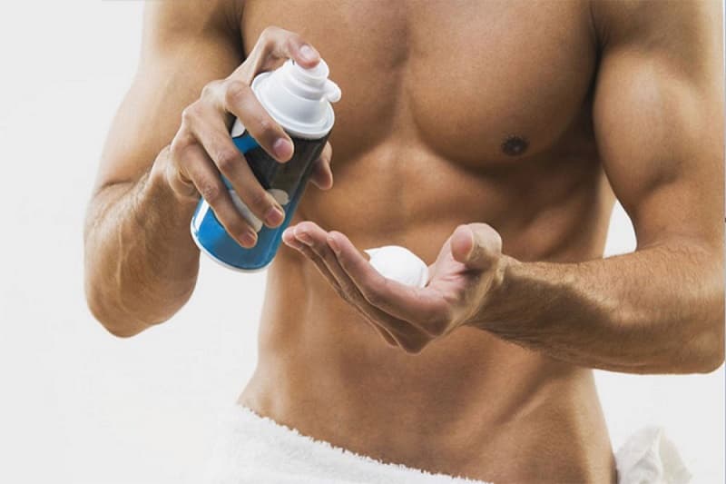 Sau triệt lông da rất nhạy cảm, bạn nên tránh tiếp xúc trực tiếp với nước